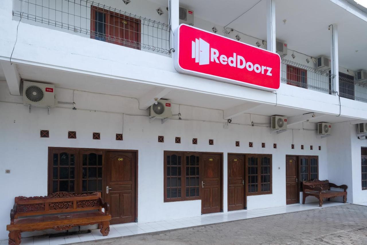 Reddoorz Near Plaza Ambarrukmo Yogyakarta Hotel Maguwo Exterior foto