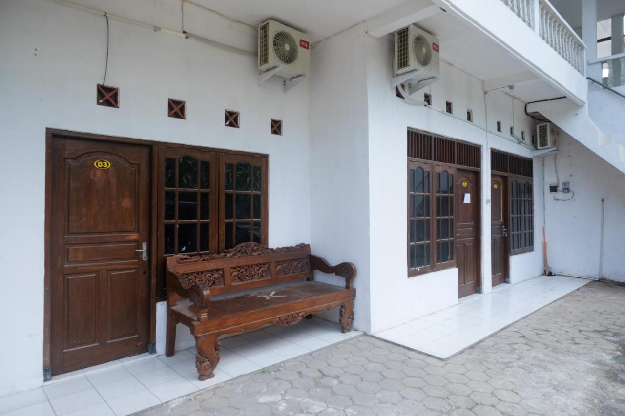 Reddoorz Near Plaza Ambarrukmo Yogyakarta Hotel Maguwo Exterior foto