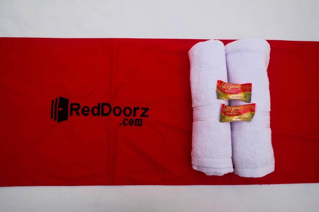 Reddoorz Near Plaza Ambarrukmo Yogyakarta Hotel Maguwo Exterior foto